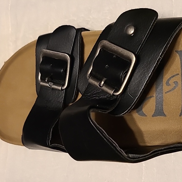 Mad Love women's sandals. - Picture 5 of 10